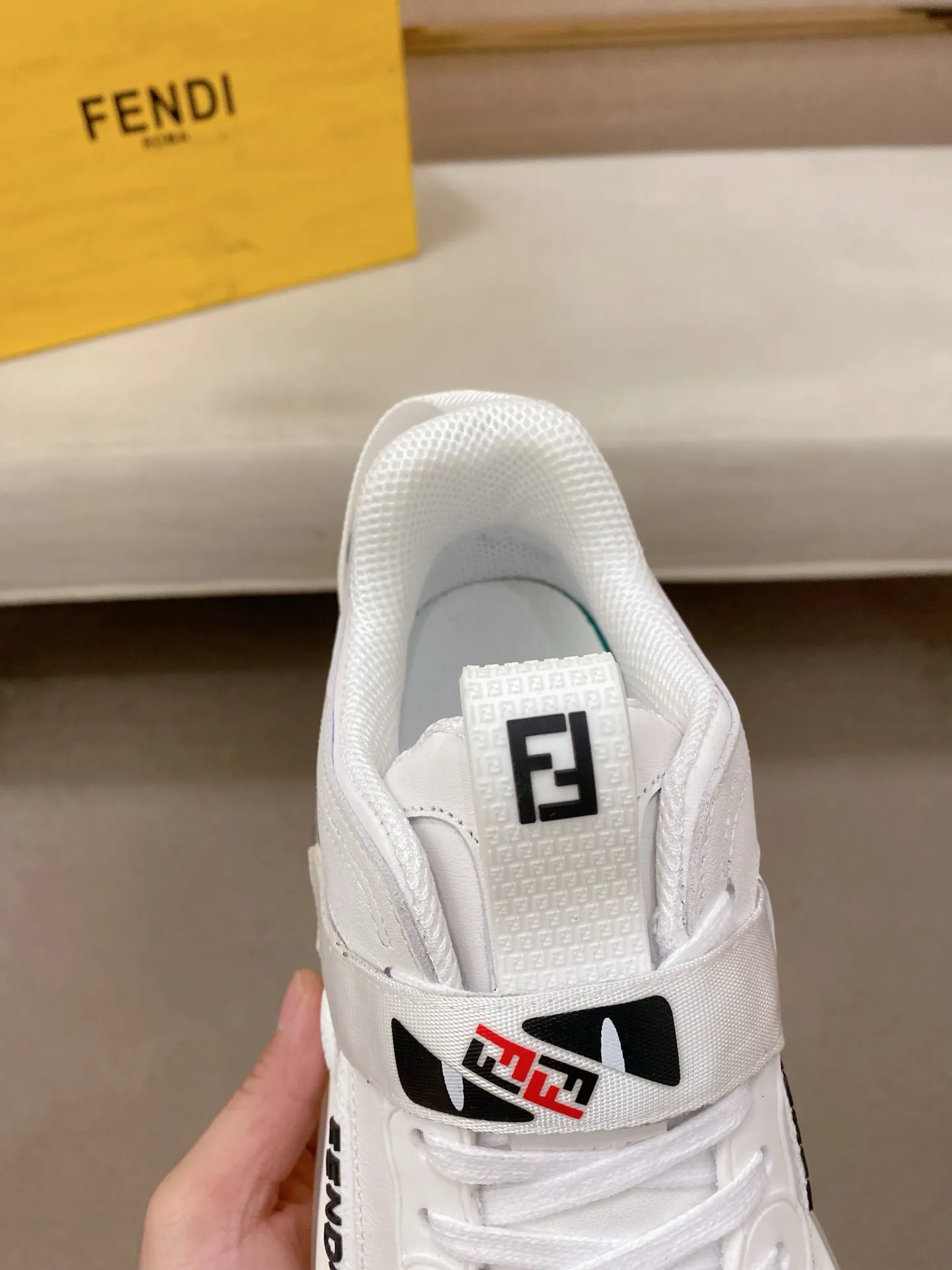 Men's shoes 💰 640💰 FENDI new model (Fendi) official website 1:1 copy 👊🏻Upper 🇮🇹Imported cowhide 🇩🇪Inside imported breathable mesh lining. The original outsole is molded to reflect the identity of every man, and the upper foot is elegant and stable🚶🏻🚶🏻The high-end custom counter original replica📯The shoe last remains unchanged regardless of wind and rain, and can withstand the verification of time🔍️,🔵 Size: 39-45. Can be customized 38-46 non-refundable and non-exchangeable!